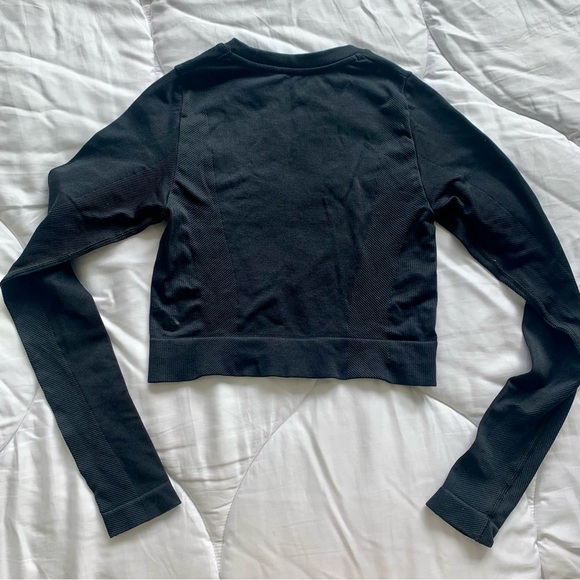 🛑SOLD🛑 All In Motion Long Sleeve Ribbed Workout Top - Picture 3 of 4